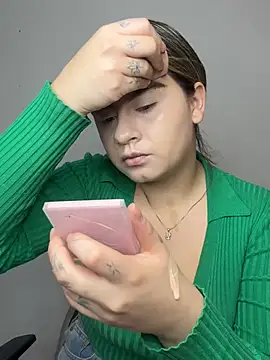 Snapshot of SaraBraun_ chatting on May 25, 2026, 5:52 pm SaraBraun online show from May 25, 2026, 5:52 pm