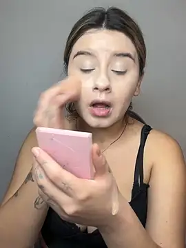 Snapshot of SaraBraun_ chatting on May 29, 2026, 6:50 pm SaraBraun online show from May 29, 2026, 6:50 pm