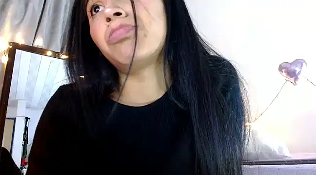 Snapshot of brihanna_lena chatting on January 2, 2025, 5:46 am brihanna lena online show from January 2, 2025, 5:46 am