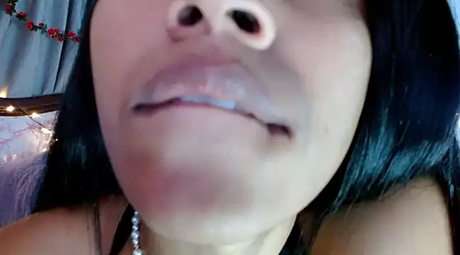 Snapshot of brihanna_lena chatting on January 20, 2025, 4:43 am brihanna lena online show from January 20, 2025, 4:43 am