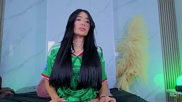 Chlooee   online show from July 2, 2026, 1:16 am