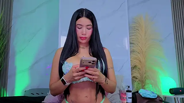 Chlooee   online show from August 6, 2026, 2:02 am