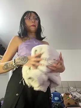 Snapshot of Any_Roussee chatting on September 18, 2025, 11:40 pm Any Roussee online show from September 18, 2025, 11:40 pm