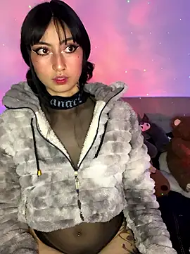 Snapshot of Any_Roussee chatting on November 28, 2025, 12:35 am Any Roussee online show from November 28, 2025, 12:35 am