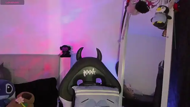 Snapshot of Any_Roussee chatting on November 29, 2025, 3:20 am Any Roussee online show from November 29, 2025, 3:20 am