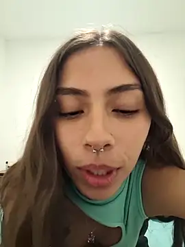 Snapshot of Jazmin-Cerezita chatting on January 4, 2025, 1:21 am Jazmin-Cerezita online show from January 4, 2025, 1:21 am