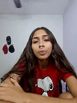 Snapshot of Jazmin-Cerezita chatting on March 19, 2025, 10:20 pm Jazmin-Cerezita online show from March 19, 2025, 10:20 pm