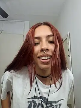 Snapshot of Jazmin-Cerezita chatting on October 24, 2025, 10:50 pm Jazmin-Cerezita online show from October 24, 2025, 10:50 pm