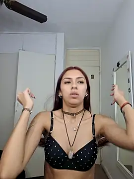 Snapshot of Jazmin-Cerezita chatting on November 2, 2025, 12:02 am Jazmin-Cerezita online show from November 2, 2025, 12:02 am