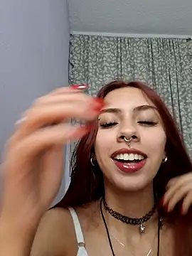 Snapshot of Jazmin-Cerezita chatting on November 6, 2025, 4:57 am Jazmin-Cerezita online show from November 6, 2025, 4:57 am