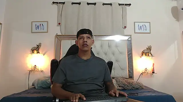 mr stiven  online show from September 9, 2025, 2:44 am