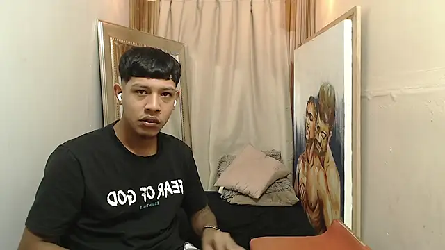 mr stiven  online show from December 3, 2025, 3:36 am