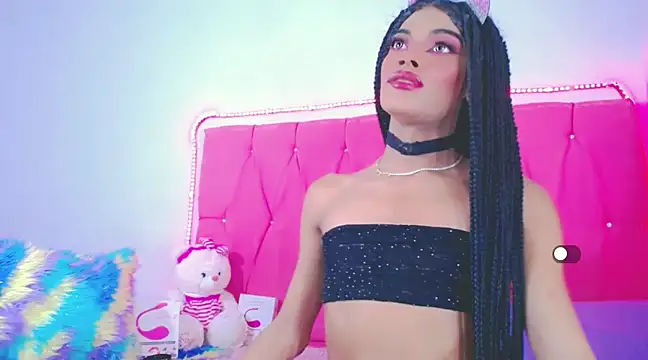 Snapshot of Theylor_Rouse chatting on January 15, 2025, 9:02 am Theylor Rouse online show from January 15, 2025, 9:02 am