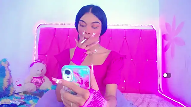 Snapshot of Theylor_Rouse chatting on February 9, 2025, 10:42 am Theylor Rouse online show from February 9, 2025, 10:42 am