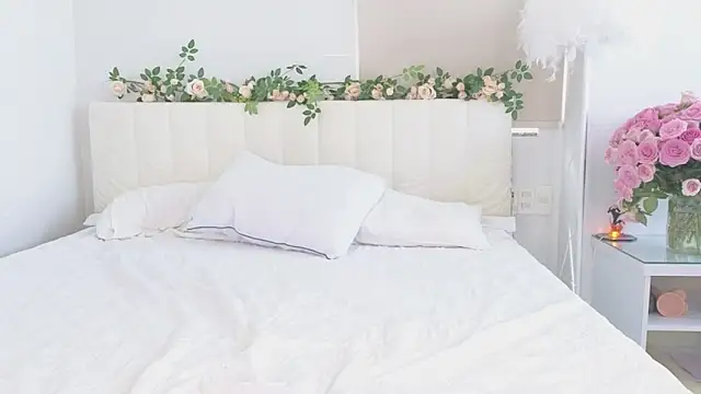 Akina starr online show from October 18, 2025, 4:04 am