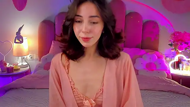 ElsaYoung online show from November 30, 2025, 8:13 pm