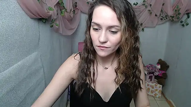 Snapshot of Lina_Star_S chatting on December 24, 2024, 6:22 am Lina Star S online show from December 24, 2024, 6:22 am