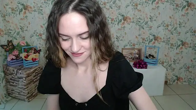 Snapshot of Lina_Star_S chatting on February 1, 2025, 10:37 am Lina Star S online show from February 1, 2025, 10:37 am