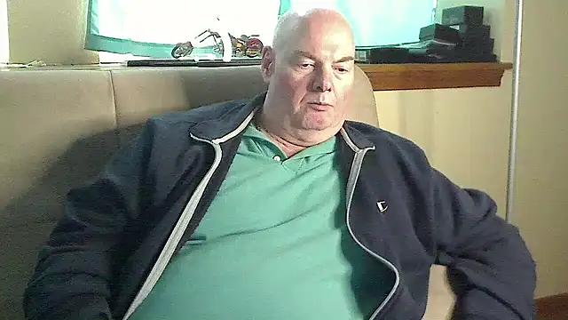 harley99574 online show from December 24, 2024, 6:39 pm