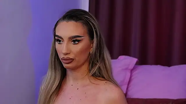 Snapshot of FelyJolie chatting on January 22, 2025, 11:12 am FelyJolie online show from January 22, 2025, 11:12 am