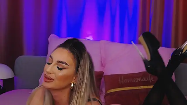 Snapshot of FelyJolie chatting on March 4, 2025, 11:29 am FelyJolie online show from March 4, 2025, 11:29 am