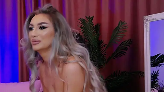 Snapshot of FelyJolie chatting on March 20, 2025, 8:53 am FelyJolie online show from March 20, 2025, 8:53 am