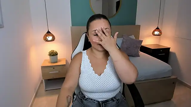 linda rios  online show from January 21, 2025, 7:06 pm