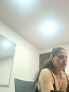 sasi luna online show from October 27, 2025, 2:32 pm