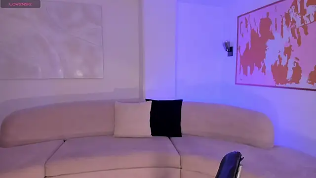 MiaFarrell  online show from February 6, 2026, 6:22 pm