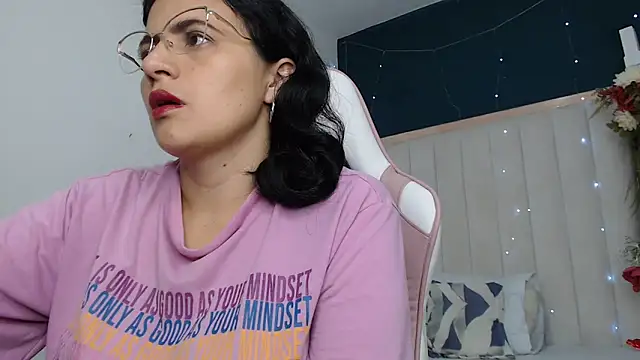 Snapshot of africa_holmes chatting on February 23, 2025, 2:40 am africa holmes online show from February 23, 2025, 2:40 am