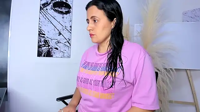 africa holmes online show from December 16, 2025, 2:16 am