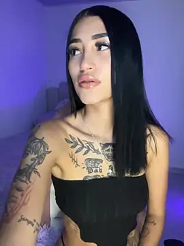 Cassie howard  online show from December 18, 2024, 4:09 am