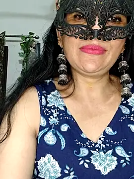 Snapshot of sexy_bhabhi69 chatting on May 5, 2026, 5:43 pm sexy bhabhi69 online show from May 5, 2026, 5:43 pm