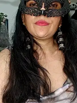 Snapshot of sexy_bhabhi69 chatting on May 7, 2026, 6:35 pm sexy bhabhi69 online show from May 7, 2026, 6:35 pm
