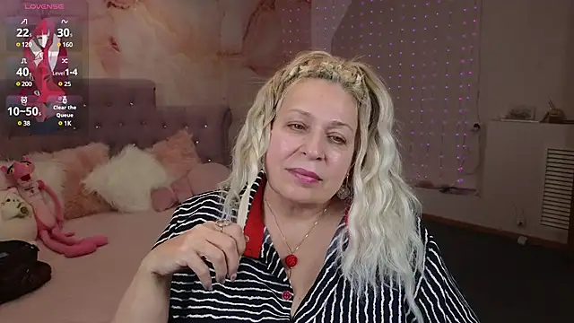 Penelope Pinky online show from February 3, 2025, 8:35 pm