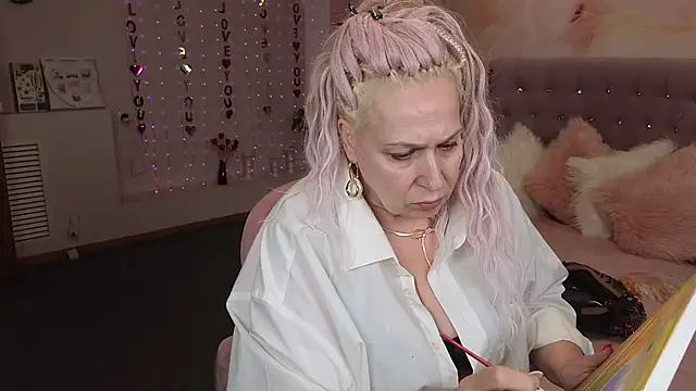 Penelope Pinky online show from March 2, 2025, 5:36 pm