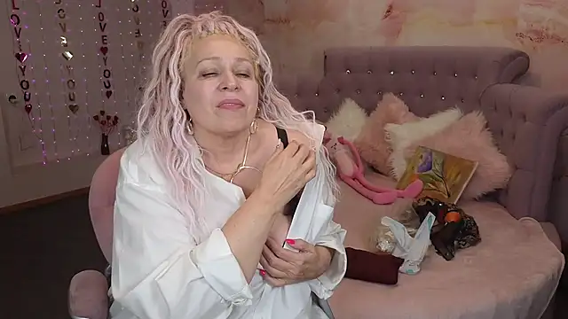 Penelope Pinky online show from March 2, 2025, 8:40 pm