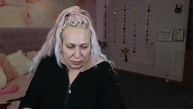 Penelope Pinky online show from March 10, 2025, 6:23 pm