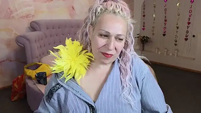 Penelope Pinky online show from September 18, 2025, 12:07 pm