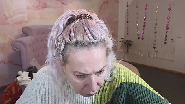 Penelope Pinky online show from October 31, 2025, 11:55 am