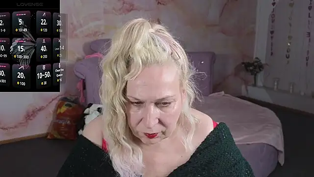 Snapshot of Penelope_Pinky chatting on June 10, 2026, 12:26 pm Penelope Pinky online show from June 10, 2026, 12:26 pm