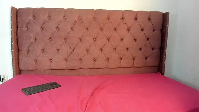 lau hotfox online show from December 16, 2025, 1:43 am