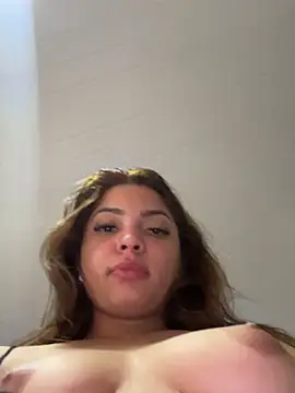Nicollygriu online show from June 18, 2026, 2:43 pm