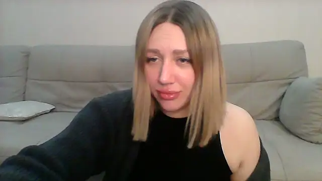 VickyLove047 online show from February 21, 2025, 6:37 pm