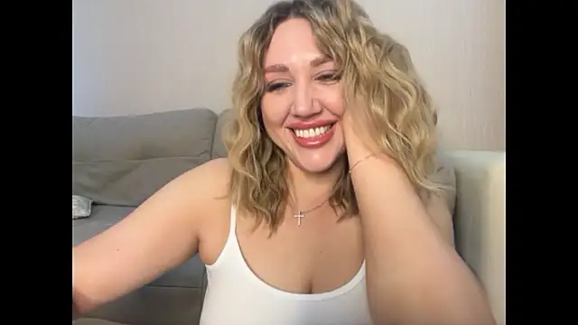 Snapshot of VickyLove047 chatting on July 4, 2026, 6:30 am VickyLove047 online show from July 4, 2026, 6:30 am