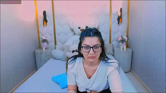 ZarifaBev online show from January 7, 2025, 4:16 pm