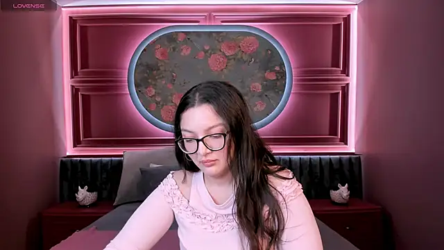 ZarifaBev online show from November 5, 2025, 9:59 pm