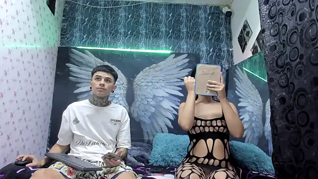 exotic hot couple online show from March 15, 2026, 10:49 pm