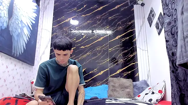 exotic hot couple online show from June 10, 2026, 9:14 pm