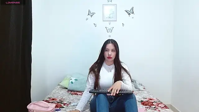 littleshydoll online show from February 12, 2026, 1:11 am